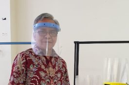 AK-Manufaktur Bantaeng Buat Face Shield Anti Covid-19 untuk Tenaga Medis