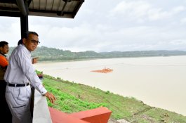 Tinjau Cekdam Bili-Bili, Gubernur: Debit Air Masih Normal