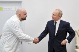 Salaman dengan Direktur RS Moskow yang Positif Corona, Jubir: Vladimir Putin Baik-Baik Saja