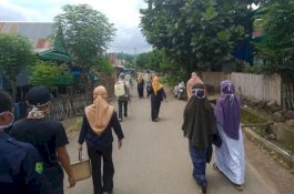 Banyak Perantau Pulang Kampung, Desa Bulusuka Jeneponto Disemprot Disinfektan