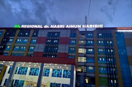 Gubernur Sulsel Resmikan RS Regional dr. Hasri Ainun Habibie