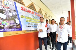 Gubernur Sulsel Tinjau Pelaksanaan UNBK