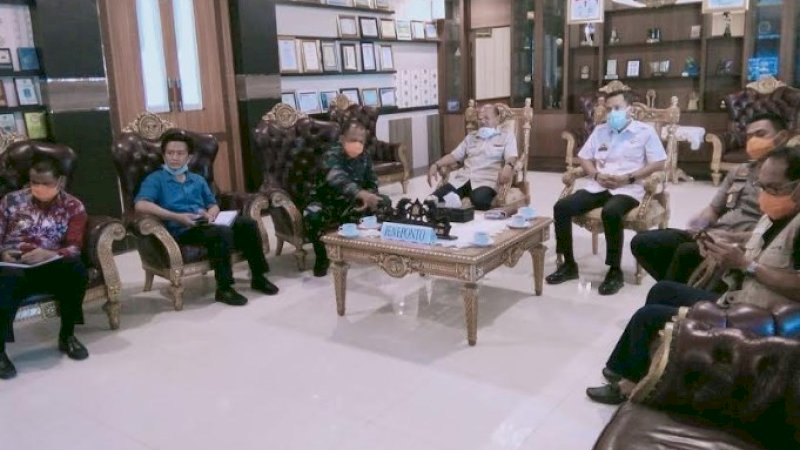 Bupati-Wabup Jeneponto Laporkan Kesadaran Warga yang Masih Rendah tentang Covid-19
