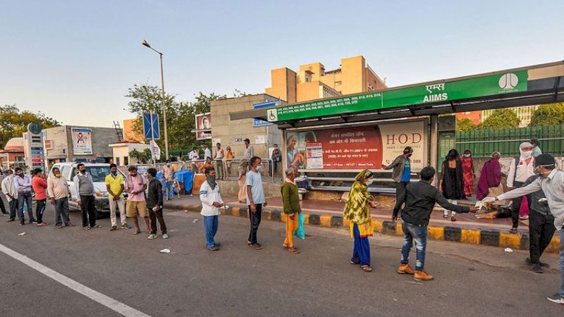 10 Ribu Kendaraan Disita, Polisi-LSM India Siapkan Makanan untuk 200 Ribu Warga