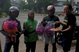 Terancam Digugat Luhut, Said Didu Sibuk Kirim Bunga Anggrek untuk Beri Pekerjaan Ojol