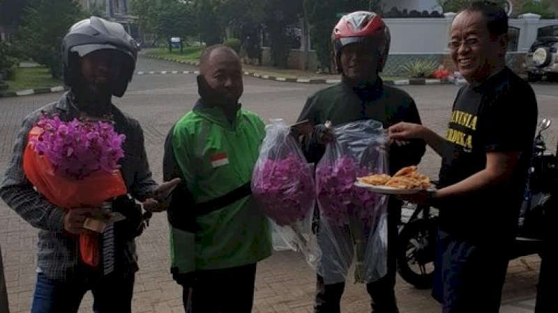 Terancam Digugat Luhut, Said Didu Sibuk Kirim Bunga Anggrek untuk Beri Pekerjaan Ojol
