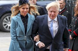 7 Hari Hidup Terpisah, Tunangan Boris Johnson Unggah Foto dari Tempat Tidur