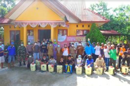 Legislator NasDem Syahrul Ramdani Terjun Lakukan Penyemprotan Disinfektan ke Rumah Warga