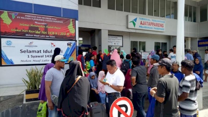 Penumpang Kapal yang Turun di Parepare Dicatat KTP-nya lalu Dikirim ke Daerah Tujuan