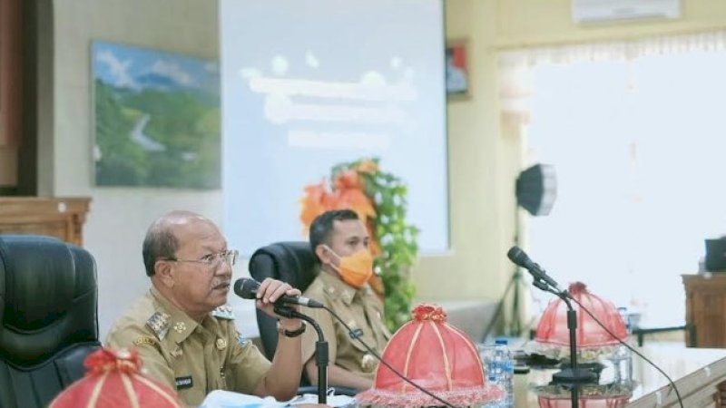 Bupati Jeneponto, Iksan Iskandar memimpin coffee morning didampingi Wabup, Paris Yasir.