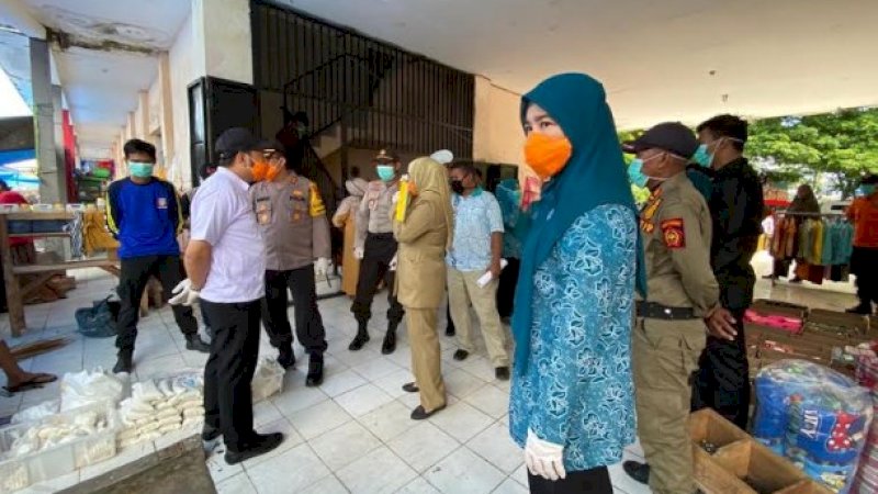 Tim Gugus Tugas Percepatan dan Penanganan Covid-19 Bantaeng memantau Pasar tradisional Lambocca, Senin (6/4/2020).