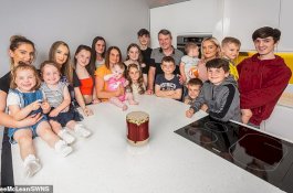 Pasangan Ini Sambut Kelahiran Anak yang ke-22 di Tengah Pandemi Corona