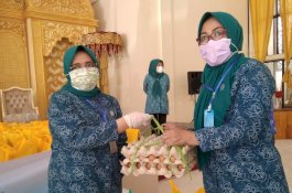 Dapat Bantuan Sembako dari PKK Sulsel, PKK Makassar Akan Salurkan Untuk Warga Terdampak Covid 19