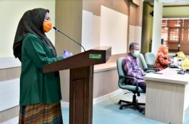 Lies F Nurdin Bagikan 500 Paket Sembako dari Bappelitbangda Sulsel