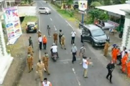 Prihatin Penyebaran Covid-19, Bupati Wajo Tinjau Pos Perbatasan