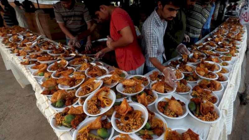 Tradisi buka puasa bersama di Mesir yang ditiadakan tahun ini.