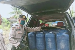 Sedang Isi BBM dengan Tangki Rakitan, Tiga Kijang Kepergok Polisi di SPBU Karisa Jeneponto