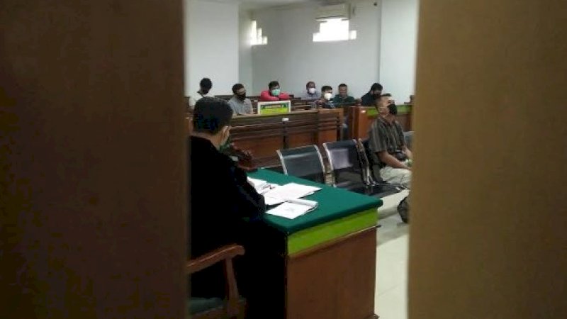 Sidang lanjutan kasus penipuan dengan terdakwa mantan bendahara Brimob Polda Sulsel.