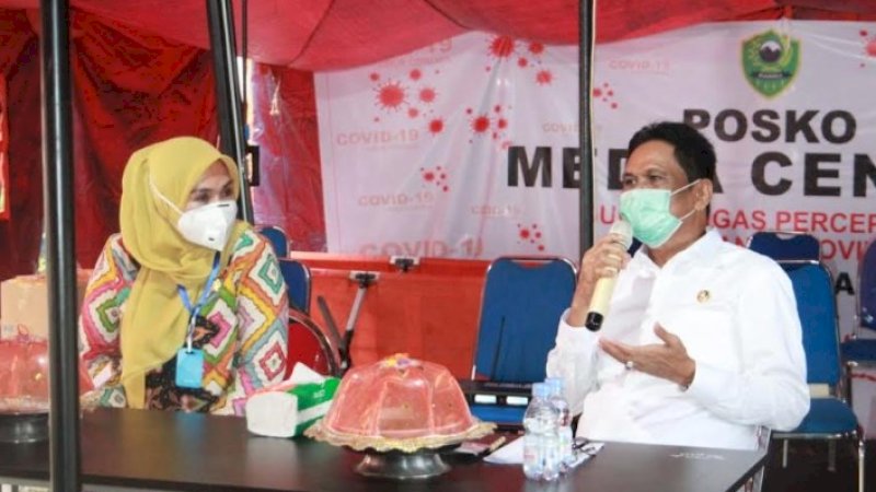 Ketua DPRD Sulsel, Andi Ina Kartika Sari (kiri).