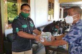 Anggota DPR RI Muhammad Fauzi Bagi-bagi Ribuan Masker ke Masyarakat
