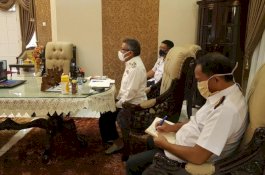 Melalui Vidcon Bersama OPD, Taufan Pawe Minta Penyaluran Bansos Tepat Sasaran