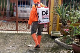 Aksi Kemanusiaan Tim DP Peduli Corona Sentuh Warga Kelurahan Laikang