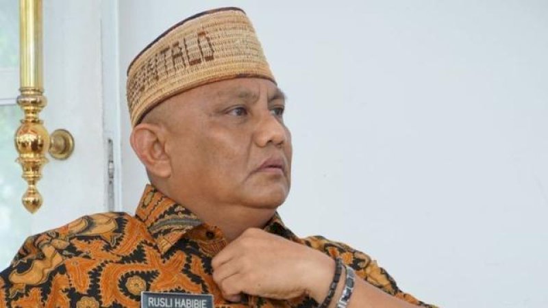 Gubernur Gorontalo, Rusli Habibie
