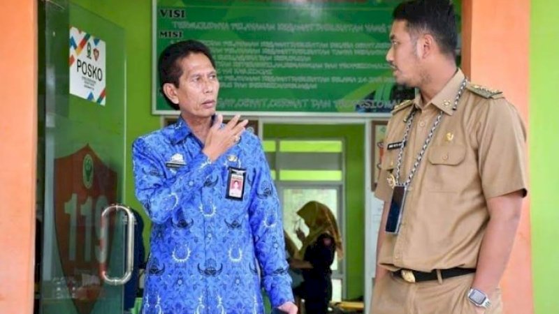 Kadis Kesehatan Sinjai, dr Andi Suryanto Asapa (kiri) dan Bupati Sinjai, Andi Seto Asapa.