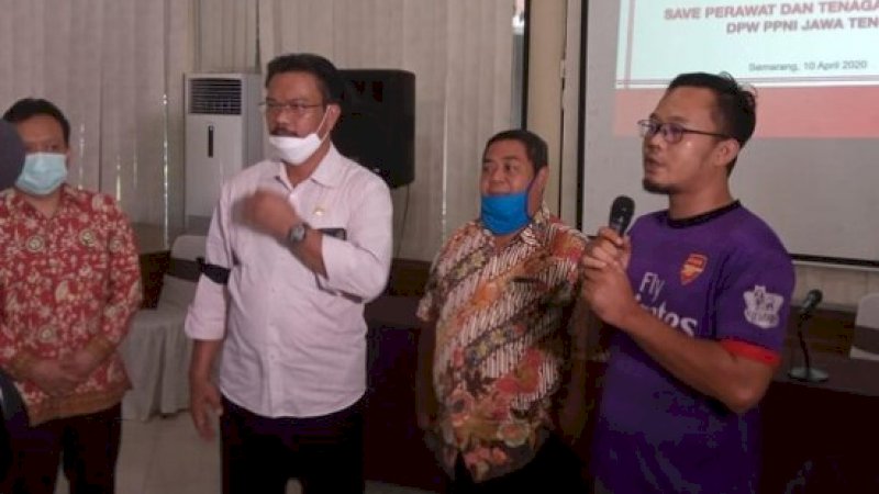 Purbo (kanan) di kantor PPNI Jawa Tengah.