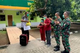 Sempat Ditelepon Pangdam, 2 Pasien Covid-19 yang Sembuh Dilepas Tepuk Tangan dari RS Pelamonia