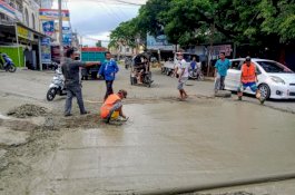 Banyak Jalan Rusak Parah, Dinas PU Wajo Tetap Turunkan Satgas Antilubang di Tengah Corona