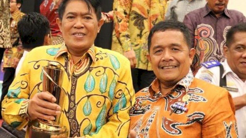 Bupati Bulukumba, AM Sukri Sappewali bersama Kepala Dinas PMD, Andi Kurniady dalam sebuah kesempatan.