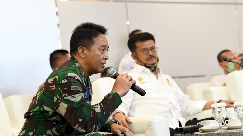 KSAD Jenderal Andika Perkasa (kiri) bersama Menteri Pertanian, Syahrul Yasin Limpo.