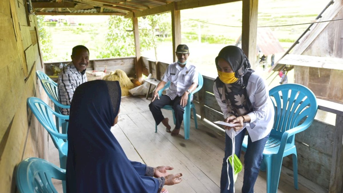 IDP Door To Door Salurkan Bantuan Sembako