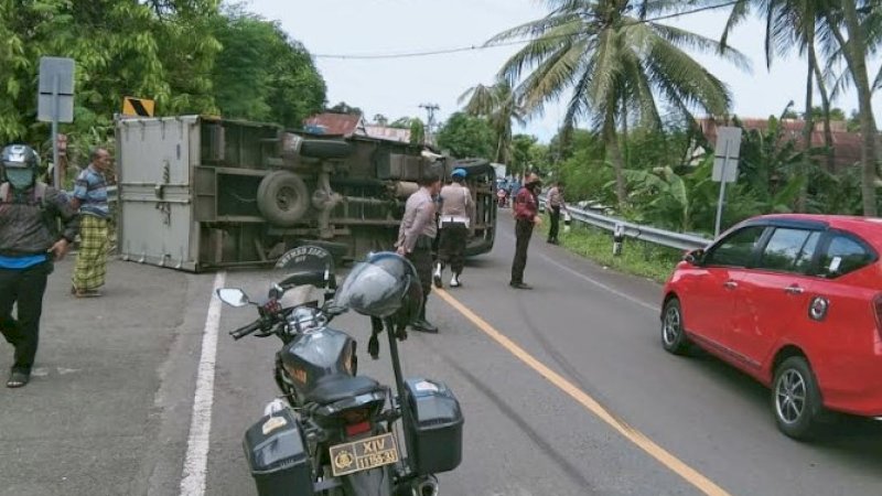 Kecelakaan lalu lintas terjadi jalan poros Jeneponto-Banteng, Kamis (16/4/2020). 