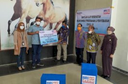 BRI Sumbang Uang Tunai Rp50 Juta, APD, dan Alkes untuk Penanganan Covid-19 di Jeneponto