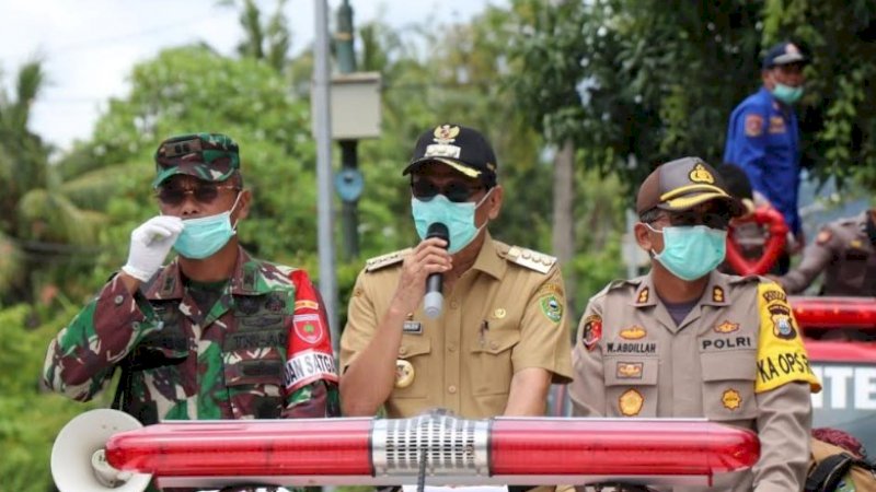 Bupati Barru, Suardi Saleh diapit Dandim dan Kapolres.