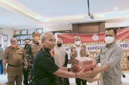 Dinas Sosial Sulsel Serahkan 7 Ton Beras, Telur, dan Ikan Kaleng untuk Warga Jeneponto