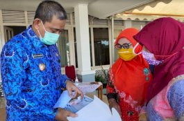 Diserahkan Bupati, Perantau Asal Wajo Sumbang 200 Alat Rapid Test