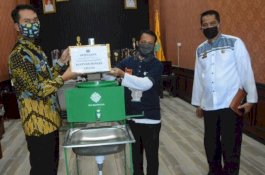 Pemda Sinjai Dapat Bantuan APD Dari BLK Bantaeng