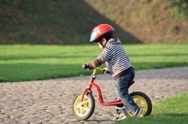 Derita Ibu dan Senyum Putrinya yang Autis saat Izin Naik Sepeda Dikabulkan Polisi