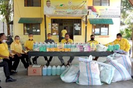 Lawan Corona, DPD II Golkar Lutra Sebar APD ke Puskesmas
