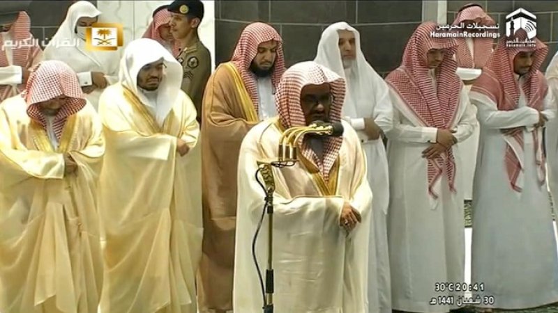 Syekh Saud asy-Syuraim memimpin enam rakaat pertama salat tarawih di Masjidilharam, Kamis (23/4/2020).