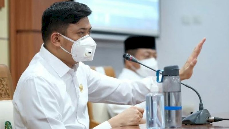 Bupati Gowa, Adnan Purichta Ichsan (kiri).