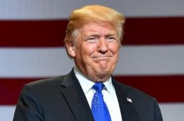 Trump: Bagaimana Kalau Pasien Covid-19 Disuntik Disinfektan?