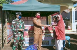 Lawan Covid-19, Kades Lebangmanai Maskerkan 1.500 Warga 