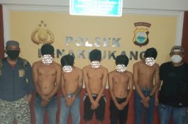 Keroyok Teman yang Minta Gitar, Enam Pemuda Pampang Diangkut ke Polsek Panakkukang