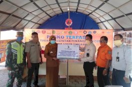 Peduli Covid-19, Bank Sulselbar Sumbang APD ke Tim Gugus Tugas Pangkep