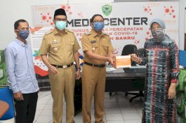 Bupati Barru Terima Bantuan 500 Alat Rapid Test