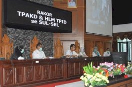Ikuti Rakor dengan Gubernur, Bupati Sinjai Sampaikan Stok Bahan Pokok Bisa Sampai Tiga Bulan ke Depa